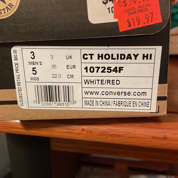 Christmas Converse with extra laces - Picture 6 of 6